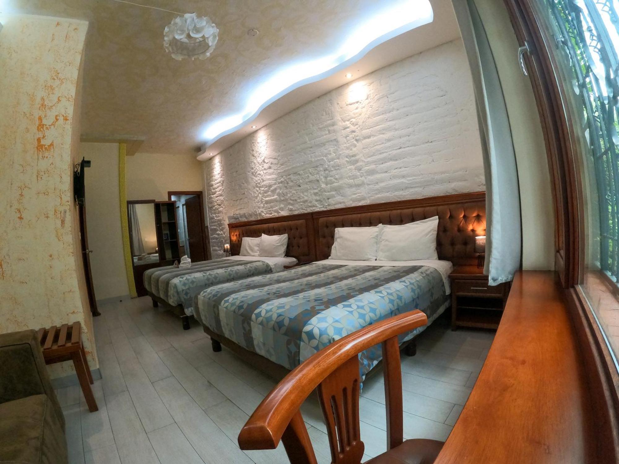 Artplaza Hotel Quito Exterior photo