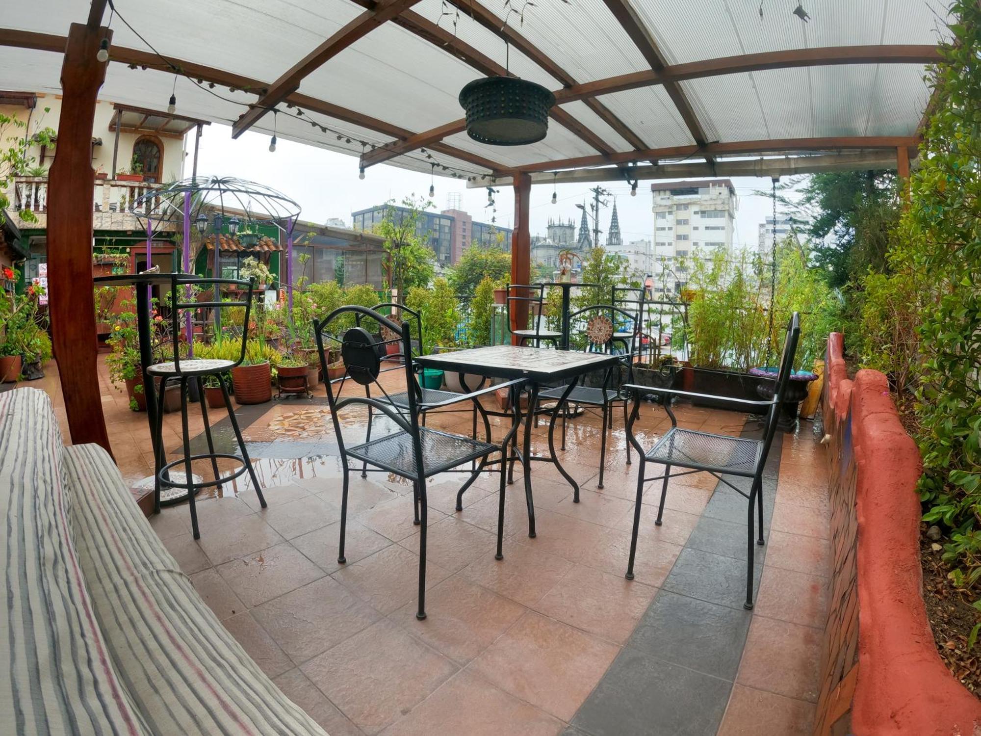Artplaza Hotel Quito Exterior photo